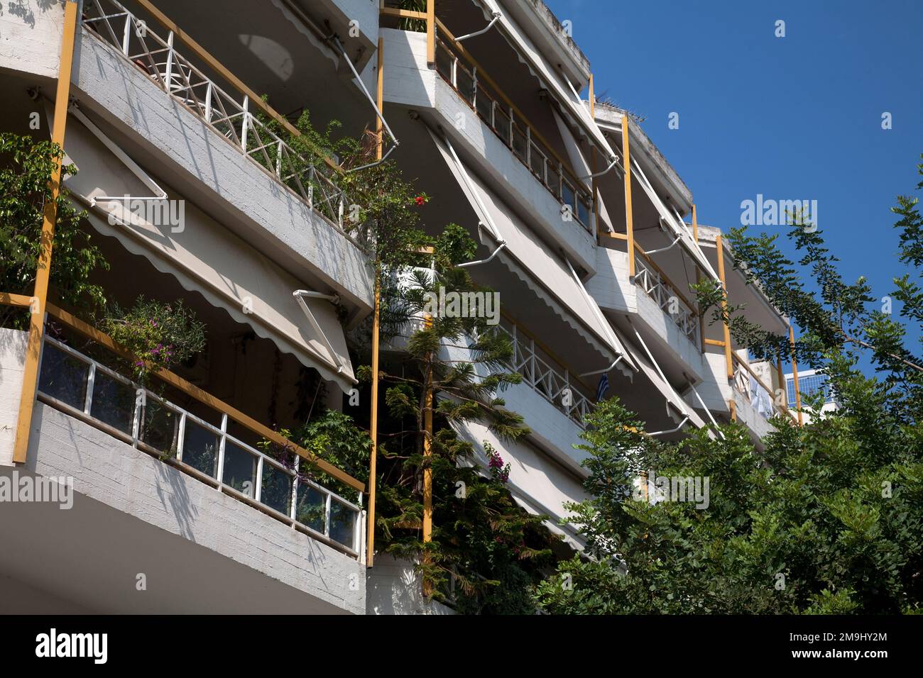 balcons et stores glyfada athènes grèce Banque D'Images