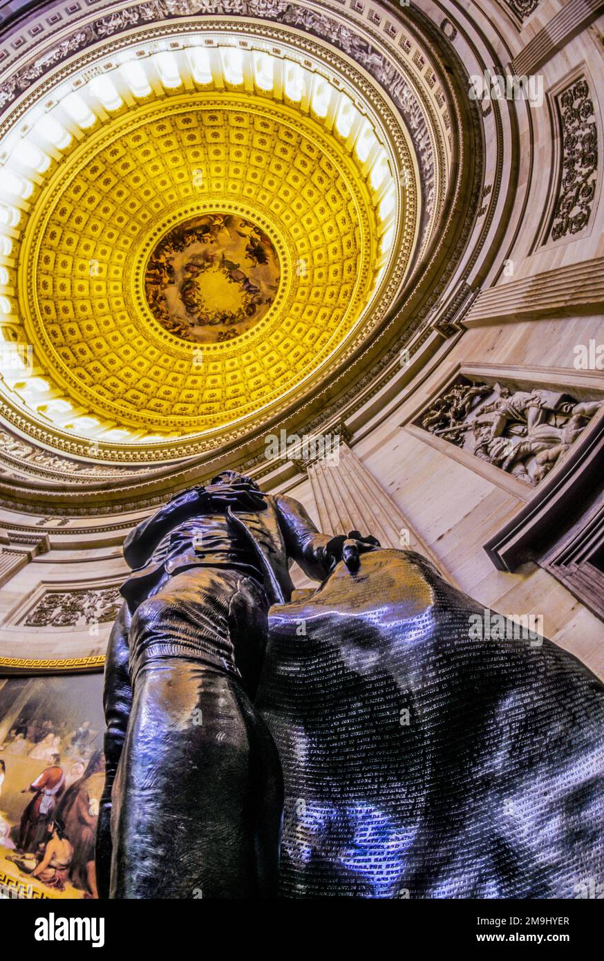 ÉTATS-UNIS Intérieur du Capitole avec statue de George Washington, Washington D.C., États-Unis Banque D'Images