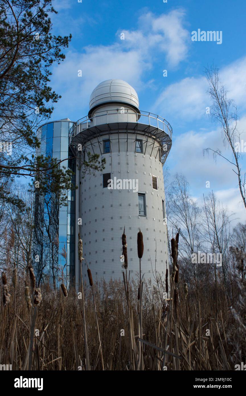 Observatoire astronomique universitaire 19,012023 Bialystok Pologne. Nature et observatoire dans la forêt. Banque D'Images
