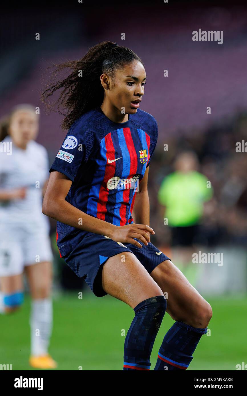 BARCELONE - DEC 21 : Salma Paralluelo en action lors du match de l'UEFA Women's Champions League entre le FC Barcelone et le FC Rosengard à la Spotify Cam Banque D'Images