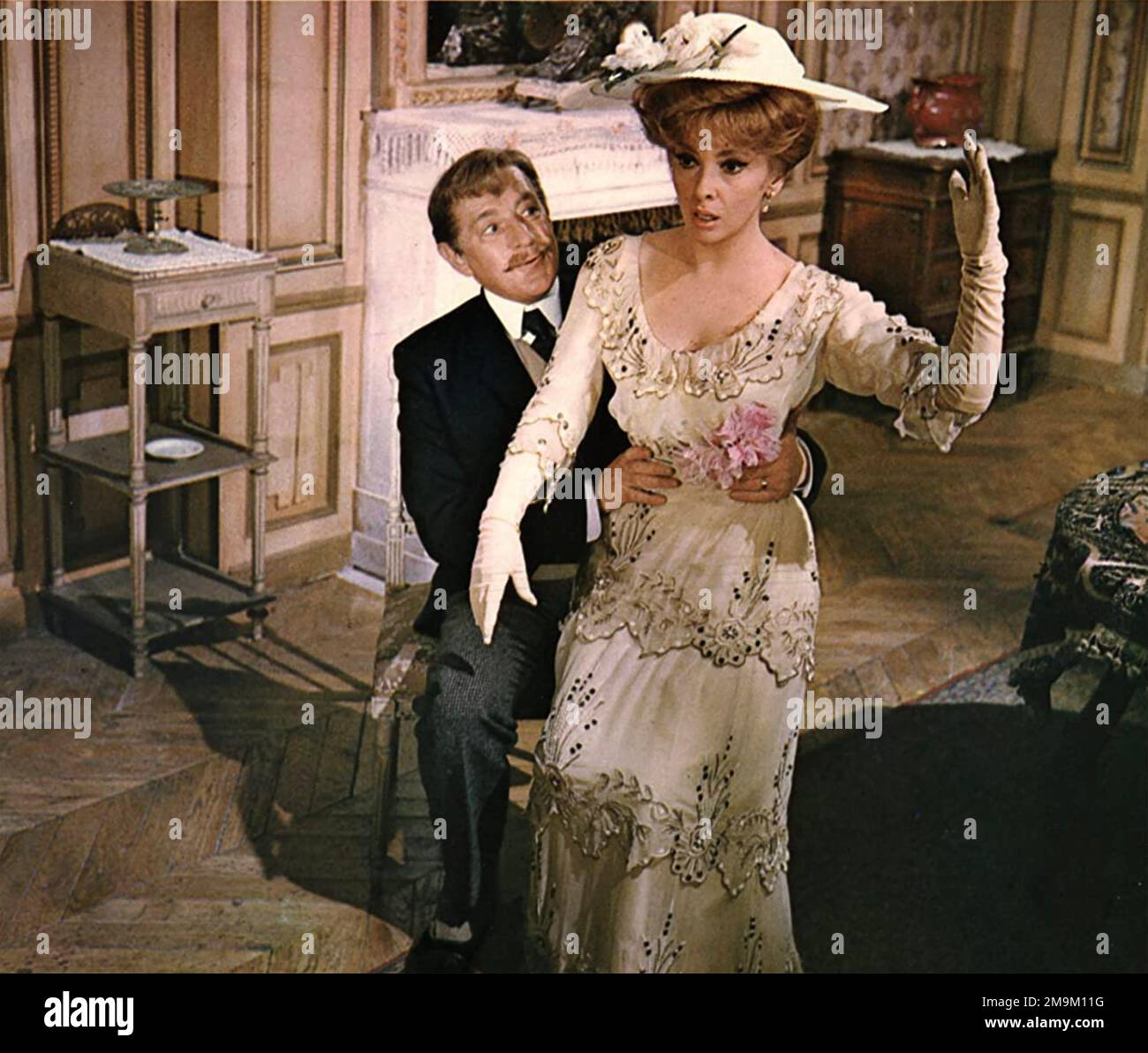 HOTEL PARADISO 1966 film MGM avec Gina Lollobrigida et Alec Guiness Banque D'Images