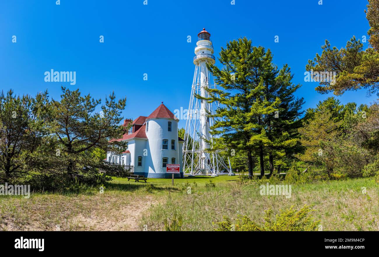 Phare de Rawley point dans la forêt nationale de point Beach, Two Rivers, Wisconsin, États-Unis Banque D'Images