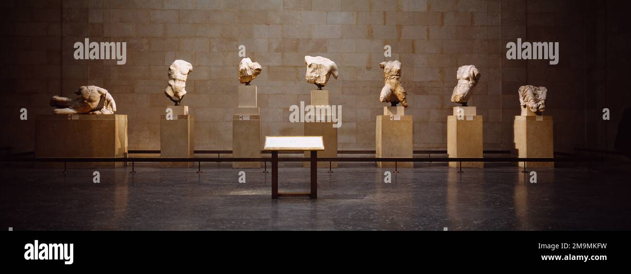 Exposition des marbres d'Elgin dans un musée, British Museum, Londres, Angleterre Banque D'Images