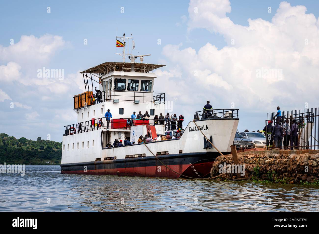 Le ferry MV Kalangala qui transporte des personnes et des véhicules au-dessus du lac Victoria, de Nakiwogo, Entebbe aux îles Kalangala. Banque D'Images