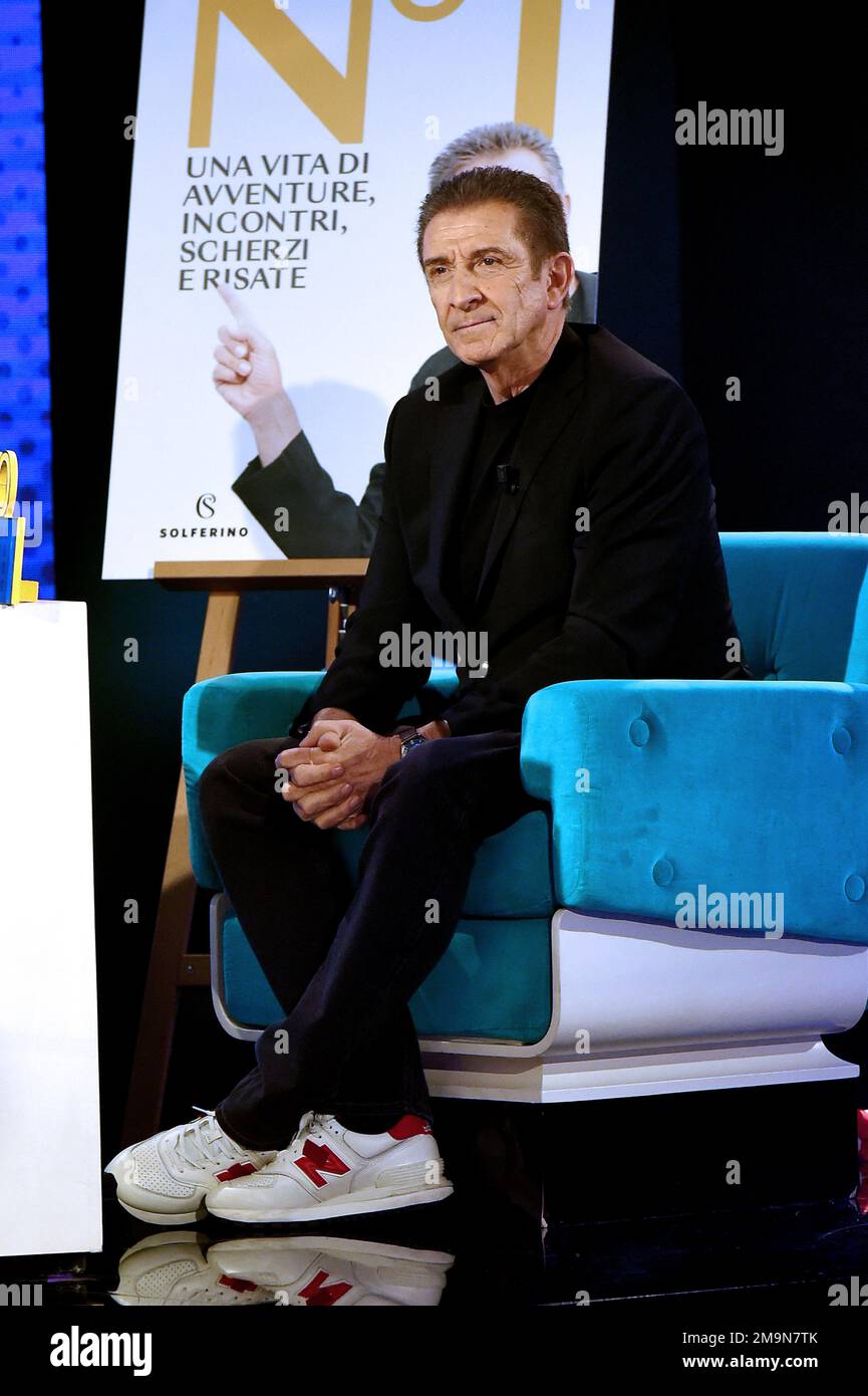 Milan, Italie. 18th janvier 2023. Milan, émission de télévision 'ce soir est Cattelan' - Ezio Greggio crédit: Agence de photo indépendante/Alamy Live News Banque D'Images
