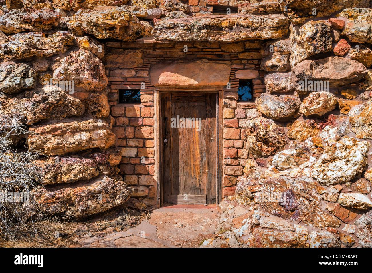 Porte du Desert View Watchtower dans le parc national du Grand Canyon, South Rim, Arizona, États-Unis Banque D'Images Porte du Desert View Watchtower dans le parc national du Grand Canyon, South Rim, Arizona, États-Unis Banque D'Images