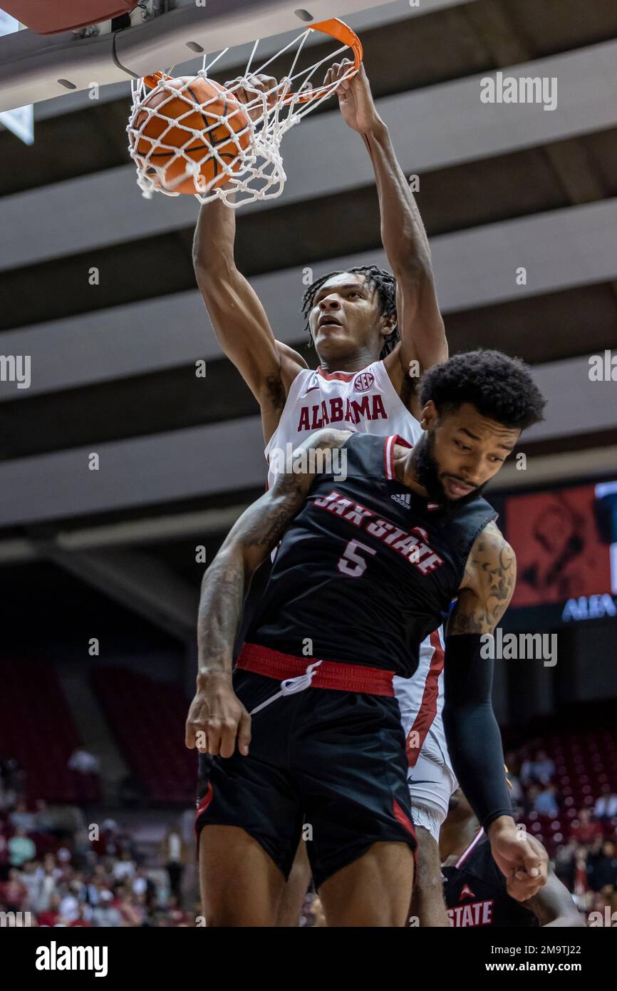 Alabama forward Noah Clowney (15) dunks over Jacksonville State guard