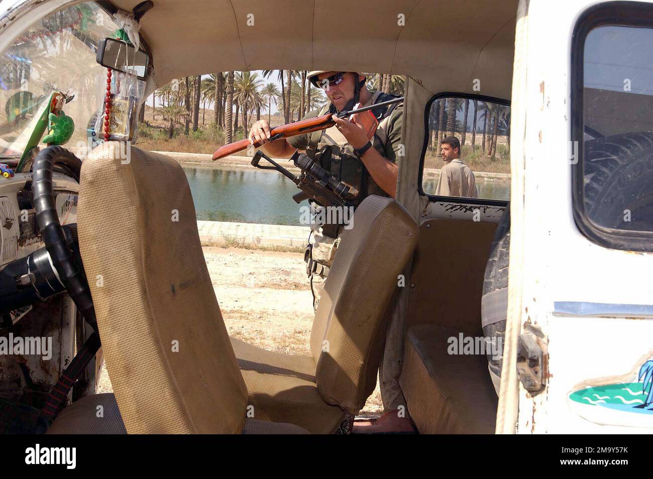 040321-F-2902B-011. Sujet opération/série: LIBERTÉ IRAQUIENNE base: Camp Babylone pays: Irak (IRQ) scène Major Commandement montré: S/O. Banque D'Images