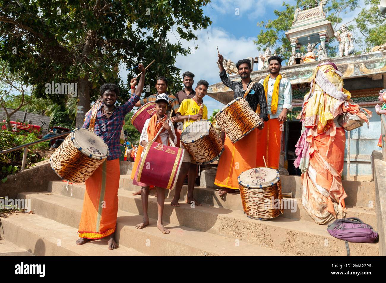 Kuilapalayam, Inde - 17th janvier 2023 : Festival Pongal. La parade dans le village avant la course à la vache. Banque D'Images