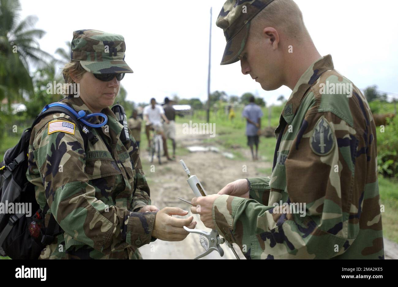 040731-F-0571C-059. [Complet] Légende de la scène: US Army Reserve ...