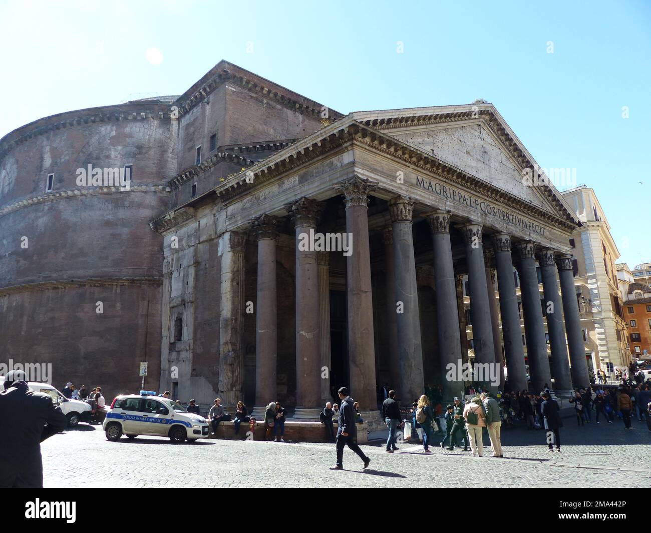 Le Panthéon, RomeMarcus Agrippa, fils de Lucius, trois fois consul, l