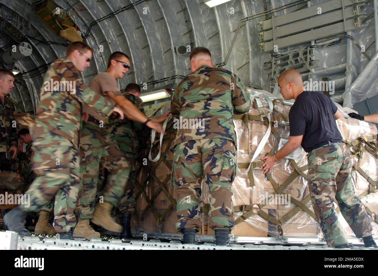 050109-N-4267W-065. Base: Andersen Air base État: Guam (GU) pays: États-Unis d'Amérique (USA) scène Major Command montré: USAF C-17 Globemaster III Banque D'Images