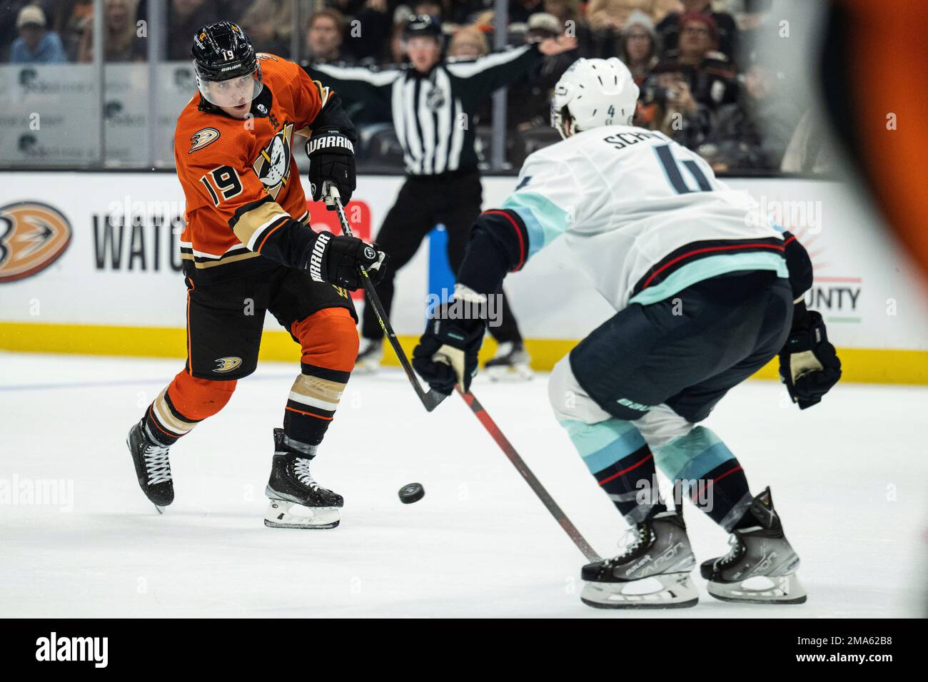 Anaheim Ducks right wing Troy Terry (19) during an NHL hockey game against  the Pittsburgh Penguins in Anaheim, Calif., Tuesday, Jan. 11, 2022. (AP  Photo/Kyusung Gong Stock Photo - Alamy