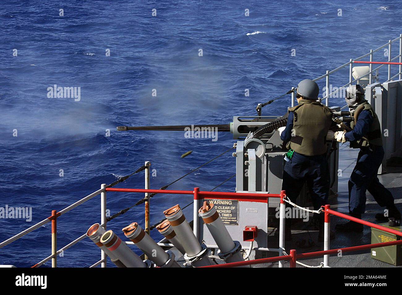 050524-N-5663H-088. Base : USS fort McHenry (LSD 43) Banque D'Images