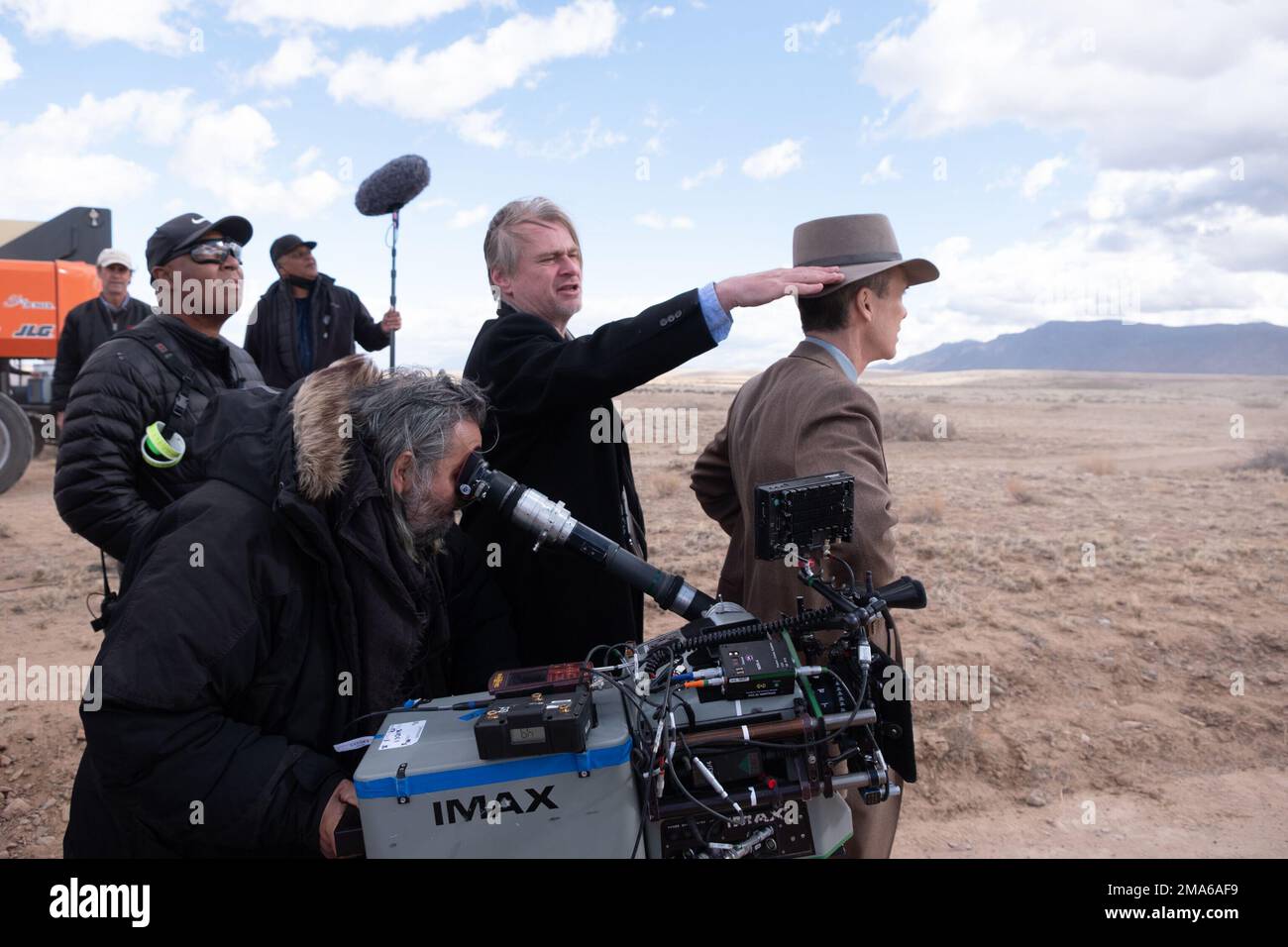 CHRISTOPHER NOLAN et CILLIAN MURPHY dans OPPENHEIMER (2023), dirigé par CHRISTOPHER NOLAN. Crédit : PHOTOS / Album UNIVERSEL Banque D'Images