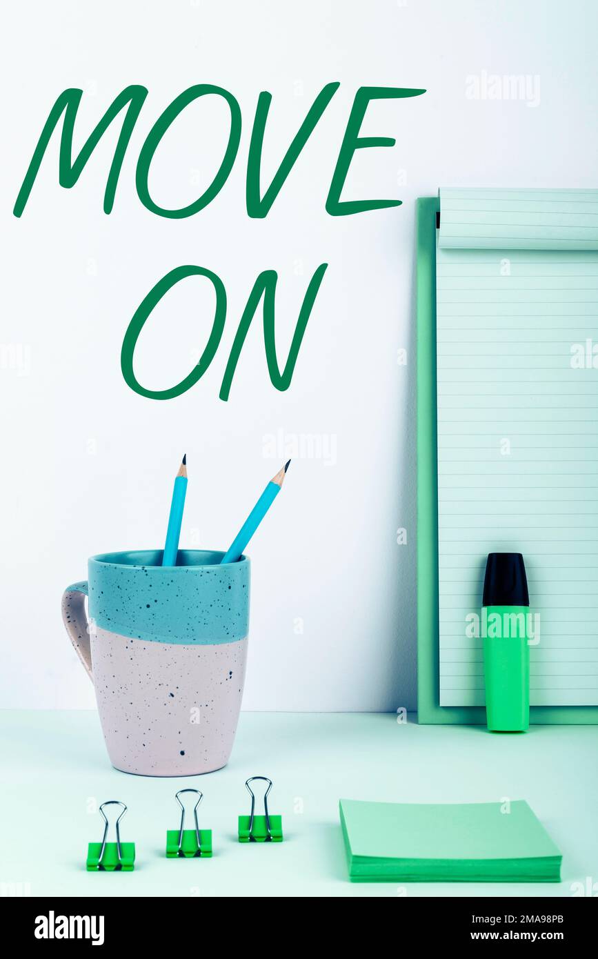 La légende conceptuelle se déplace. Mot pour quitter l'endroit où vous séjournez et aller ailleurs Banque D'Images