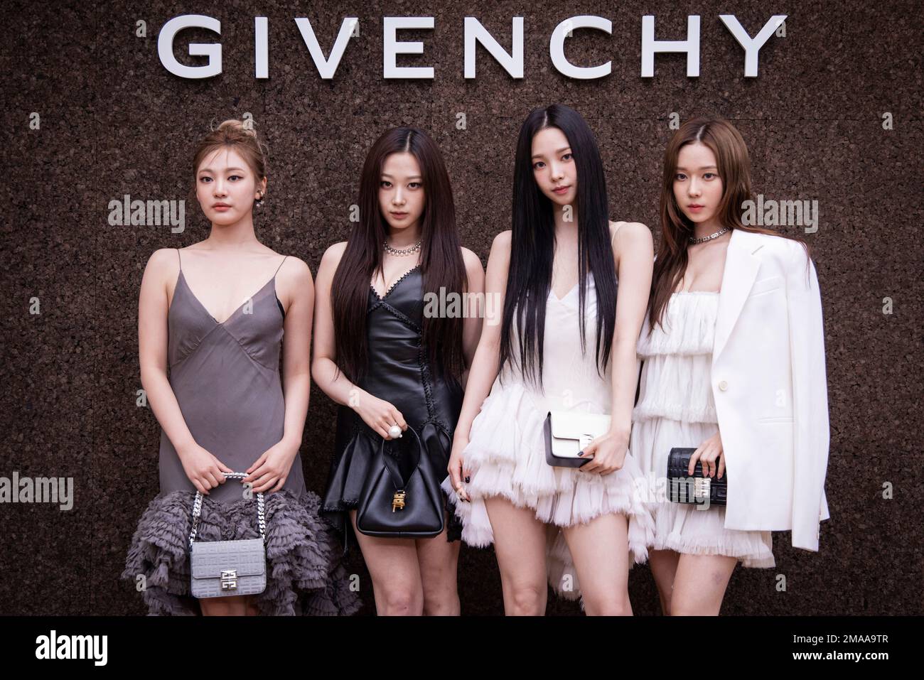 Karina, Giselle, Winter and Ningning of Aespa pose for photographers upon arrival for the Givenchy ready-to-wear Spring/Summer 2023 fashion collection presented Sunday, Oct. 2, 2022 in Paris. (Photo by Vianney Le Caer/Invision/AP) Banque D'Images