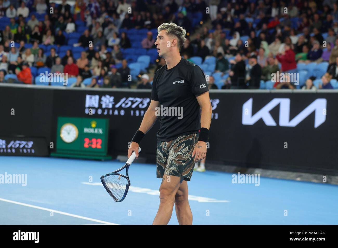 Thanasi Kokkinakis, d'Australie, frapche sa raquette lors du match de 2 entre Andy Murray, de Grande-Bretagne, et Thanasi Kokkinakis, d'Australie, le 4 jour au Australian Open tennis 2023 à Margaret court Arena, Melbourne, en Australie, le 19 janvier 2023. Photo de Peter Dovgan. Utilisation éditoriale uniquement, licence requise pour une utilisation commerciale. Aucune utilisation dans les Paris, les jeux ou les publications d'un seul club/ligue/joueur. Banque D'Images