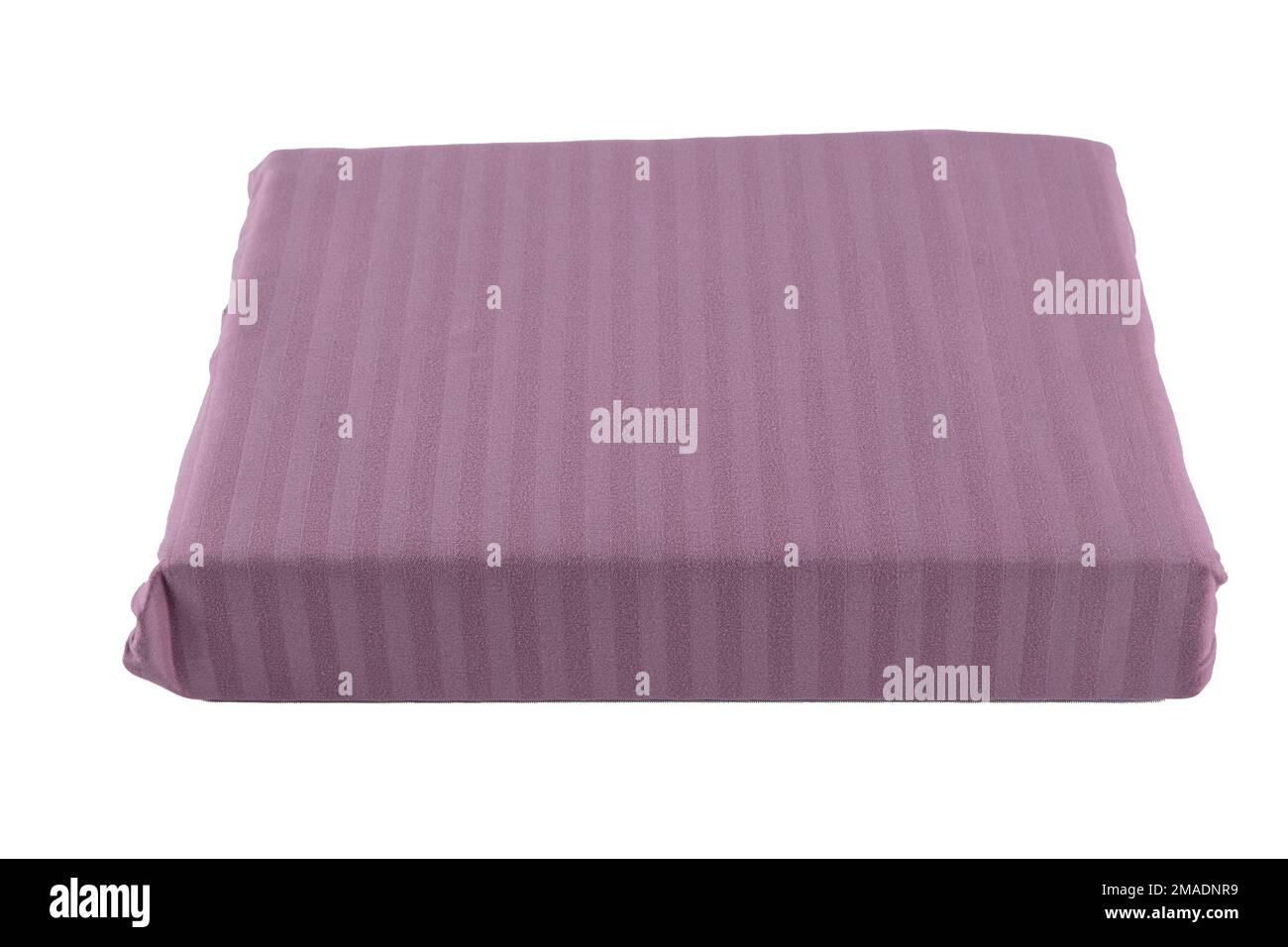 Ensemble de draps. Parure de lit isolée sur blanc. Ensemble avec des piles de linge de lit propre sur fond blanc. Bannière. Banque D'Images