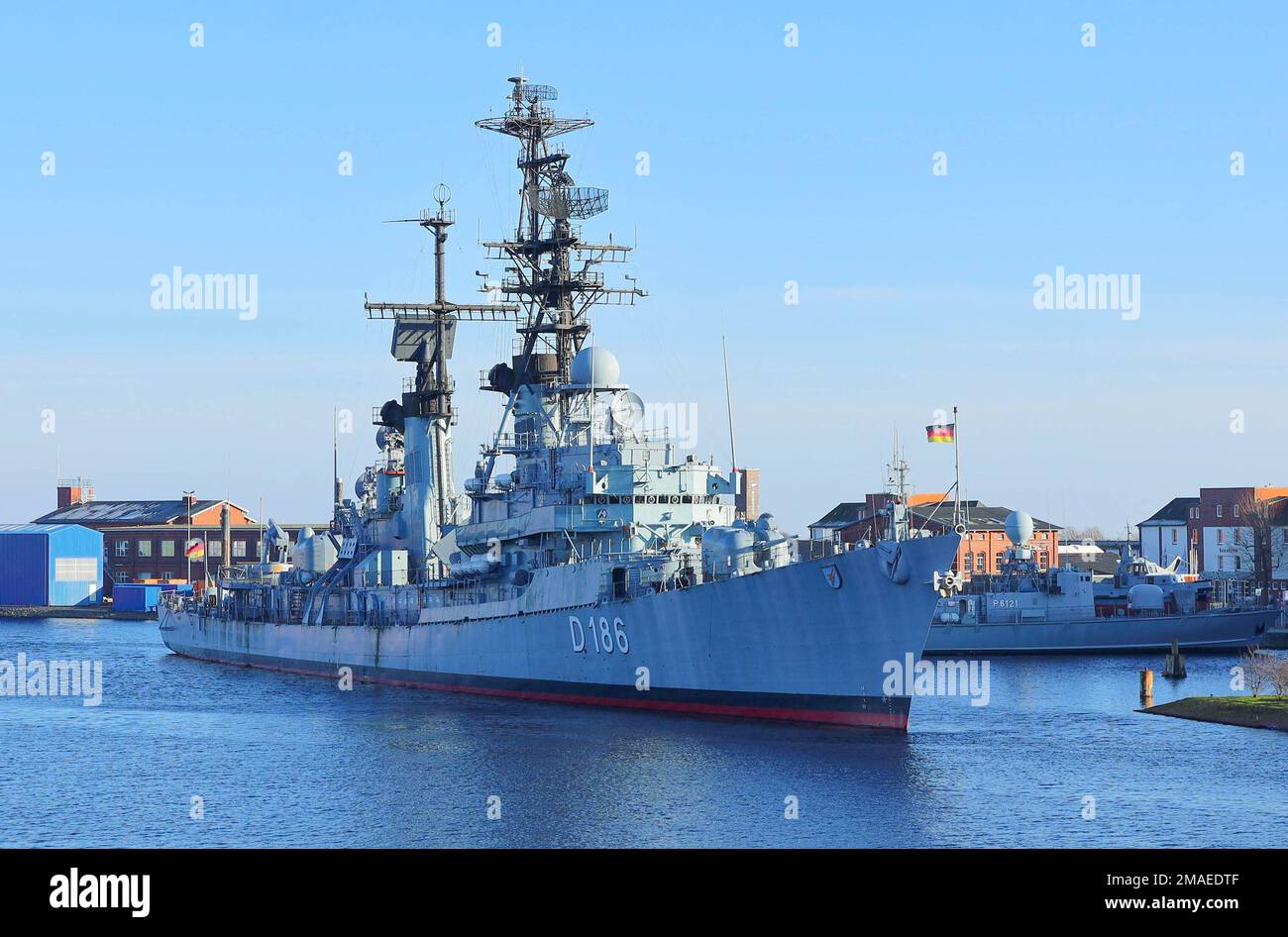 WILHELMSHAVEN, ALLEMAGNE - 18 JANVIER 2023 : destroyer de missiles guidés D186 Moelders. Le navire mis hors service fait partie du Musée allemand de la Marine Banque D'Images WILHELMSHAVEN, ALLEMAGNE - 18 JANVIER 2023 : destroyer de missiles guidés D186 Moelders. Le navire mis hors service fait partie du Musée allemand de la Marine Banque D'Images