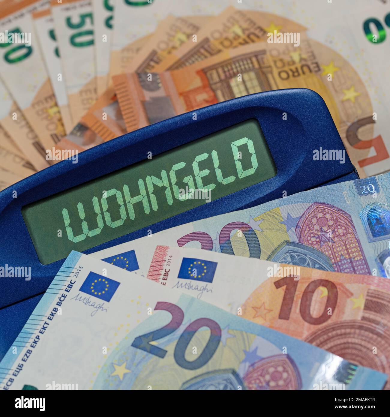 Calculatrice avec inscription « Wohngeld » à l'écran, traduction « Housing Benefit » Banque D'Images