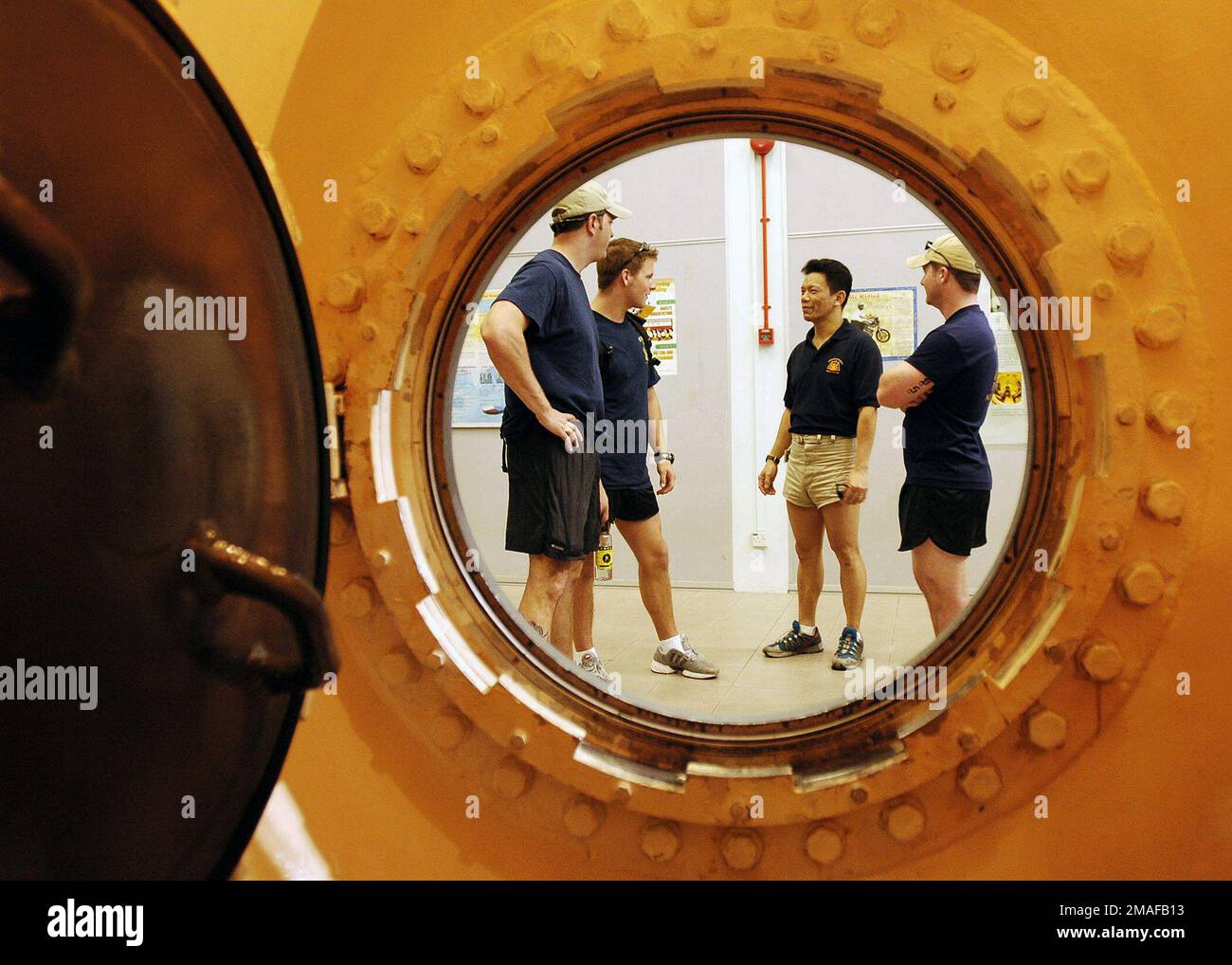 060502-N-6074Y-251. Pays: Singapour (SGP) Banque D'Images