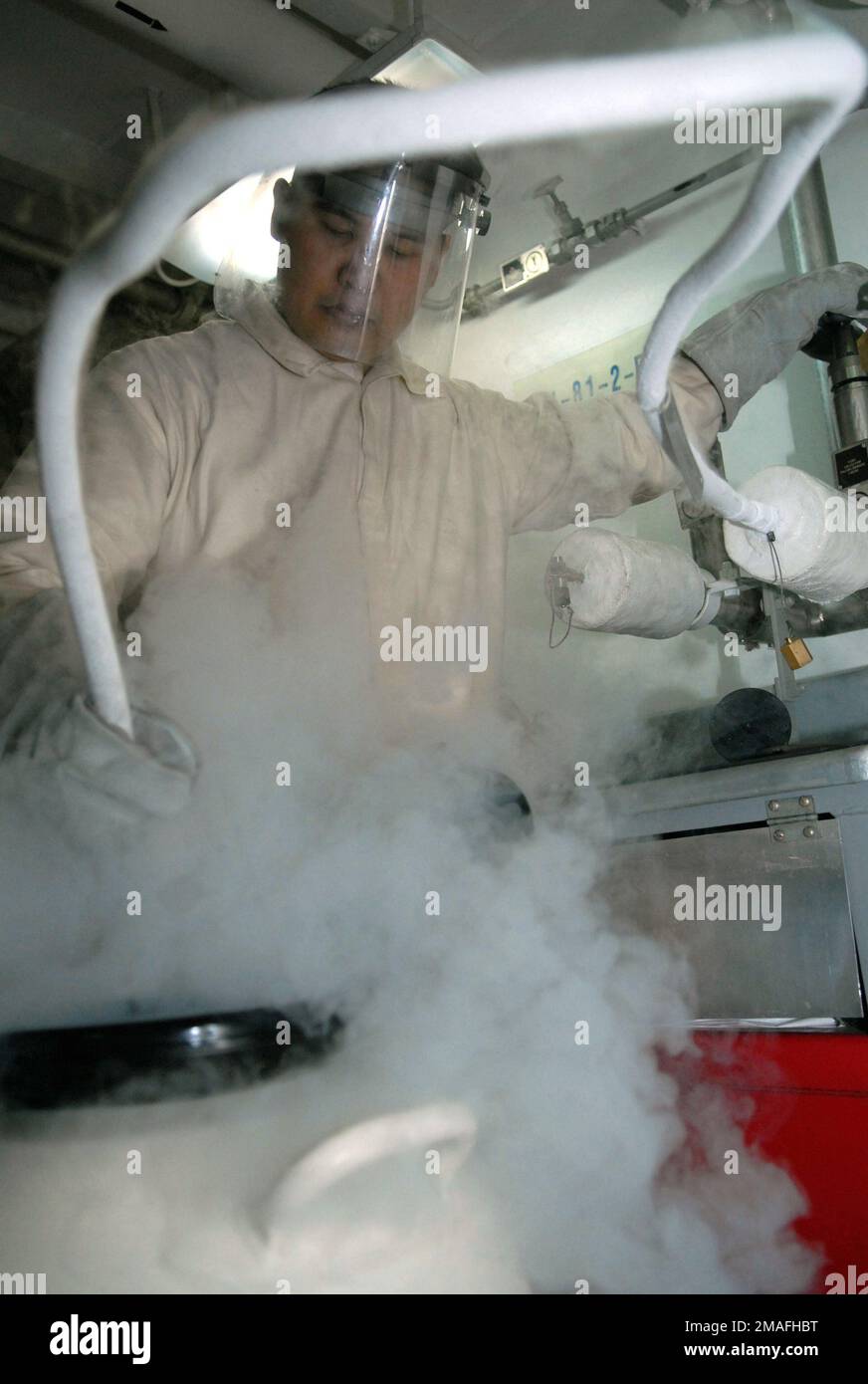 060523-N-7711S-461. Base : USS Ronald Reagan (CVN 76) Banque D'Images