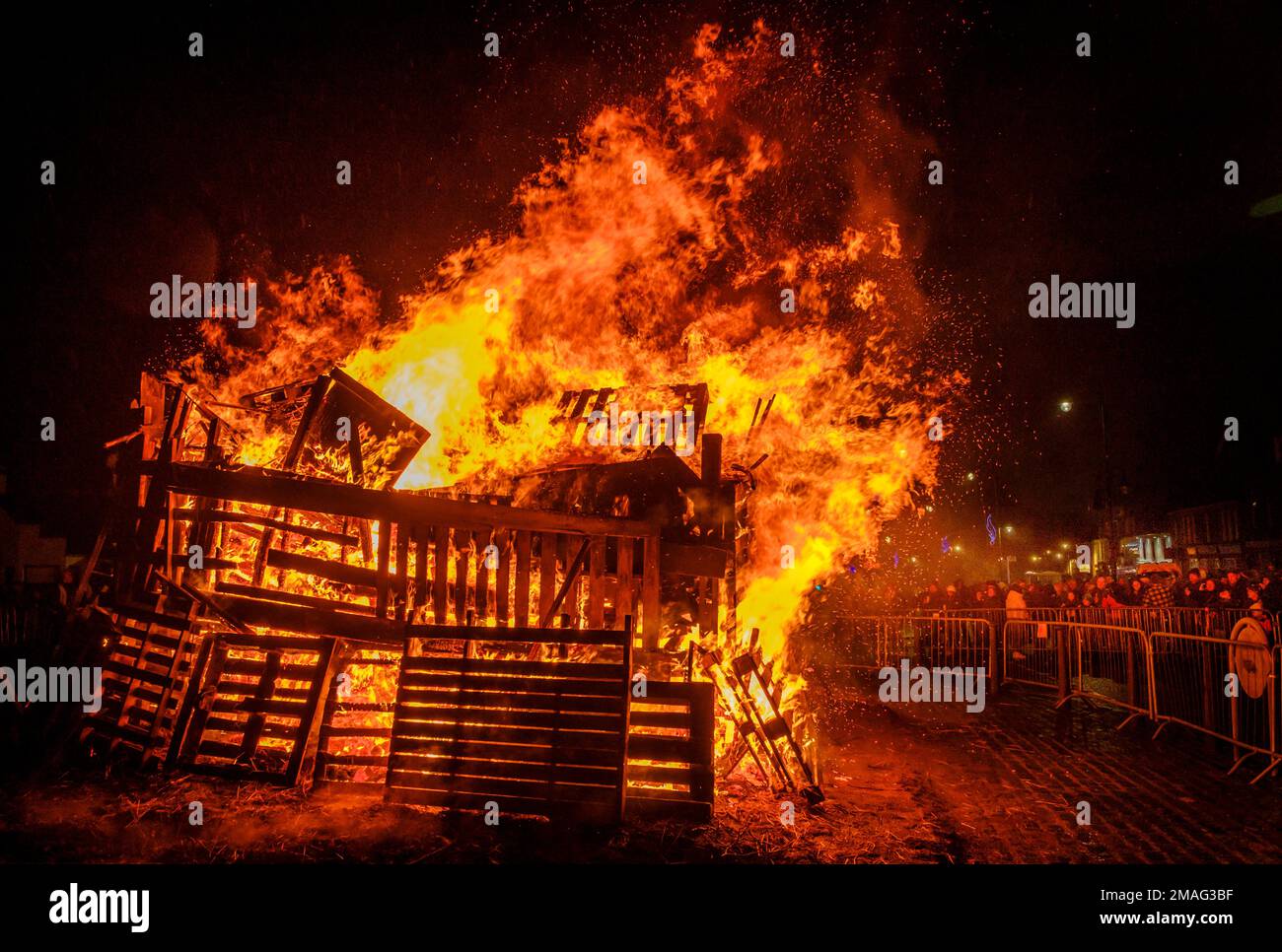 Le Hogmanay (nouvel an) a feu de joie à Biggar, dans le Lanarkshire du Sud, en Écosse Banque D'Images