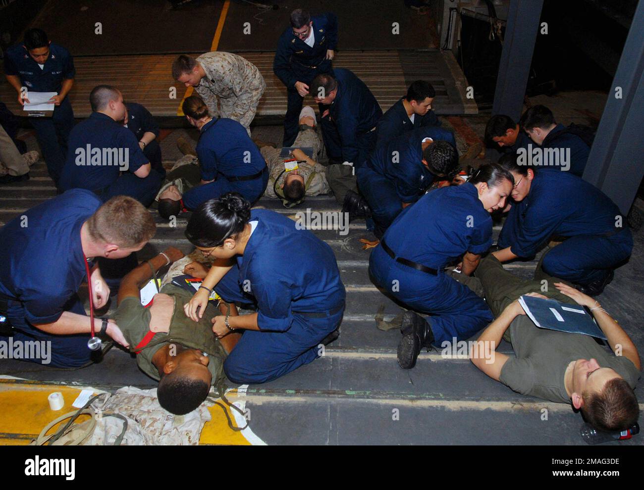 060823-N-4856C-032. Base : USS Iwo Jima (LHD 7) Banque D'Images