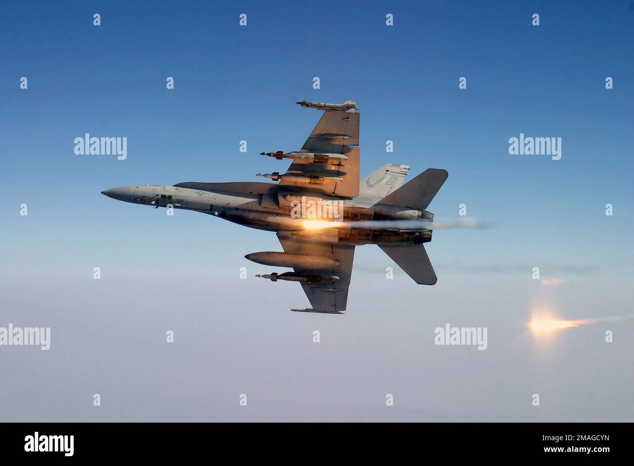 061015-N-6346S-001. Pays: Mer d'Arabie Banque D'Images