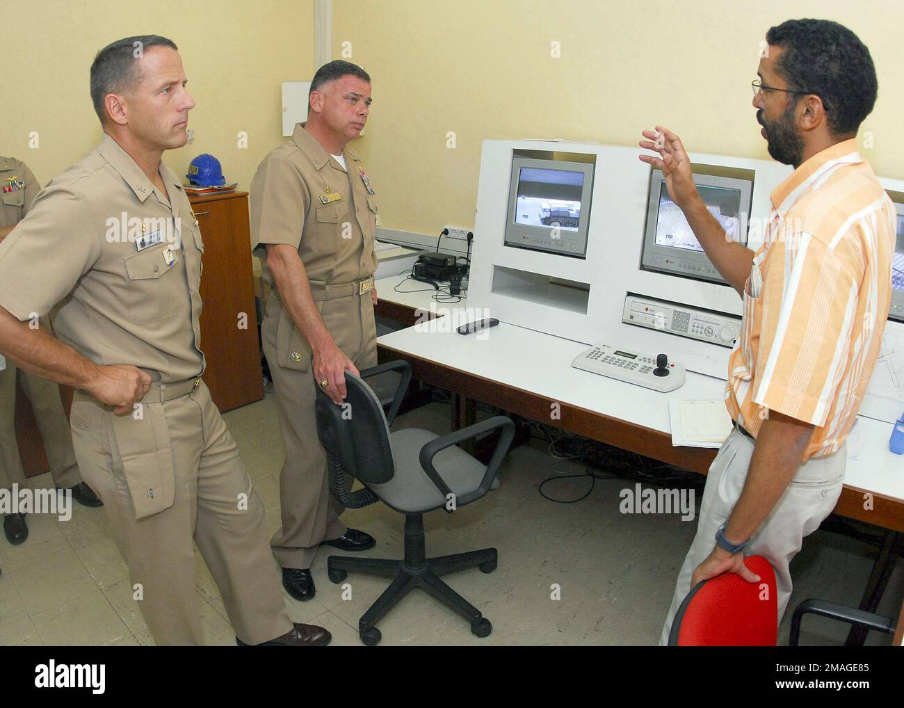 061025-N-2858G-019. Base: Praia pays: Cap-Vert (CPV) scène Major Command montré: CTF-65 Banque D'Images