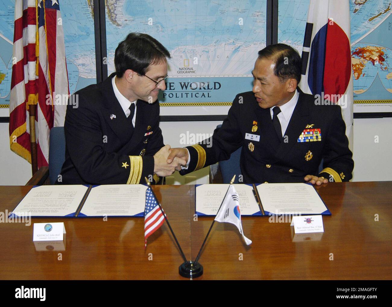 061108-N-4649C-001. Base: CFA Yokosuka État: Kanagawa pays: Japon (JPN) Banque D'Images