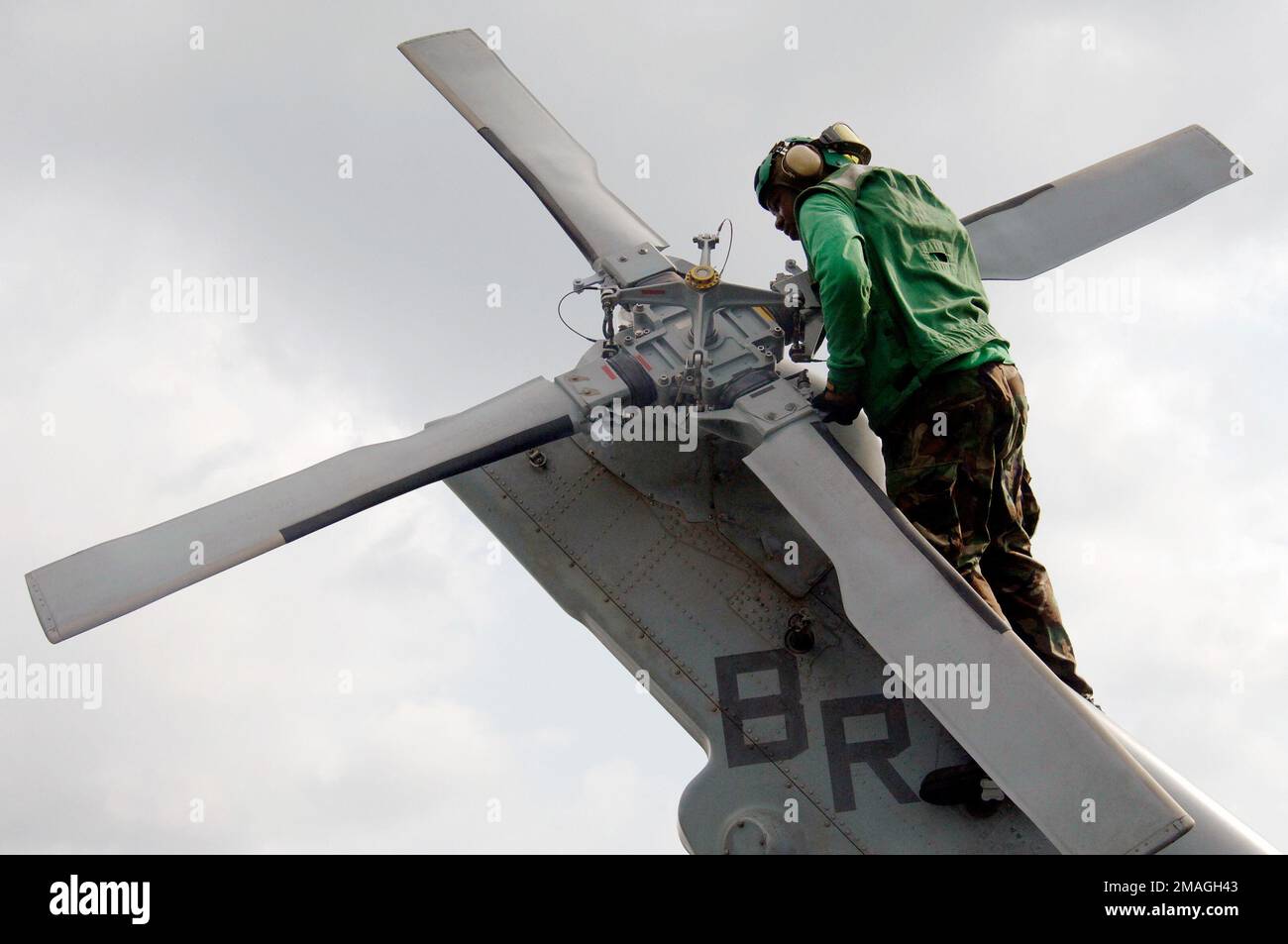 061117-N-8148A-021. Base: Mer d'Arabie Banque D'Images
