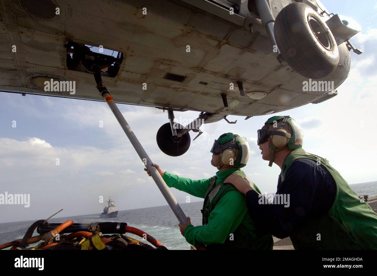 061120-N-8148A-089. Base: Mer d'Arabie Banque D'Images