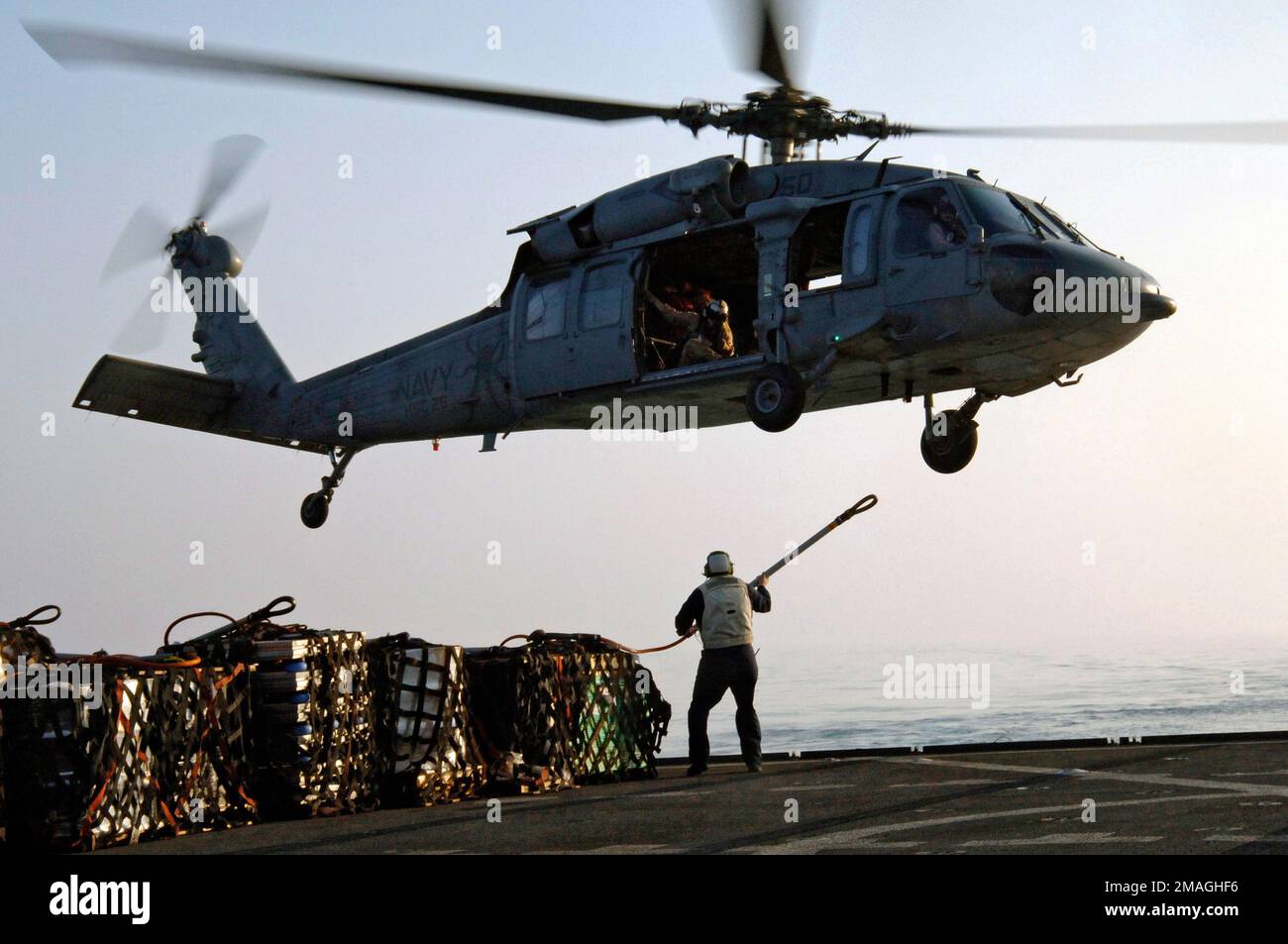 061118-N-8148A-072. Base: Mer d'Arabie Banque D'Images