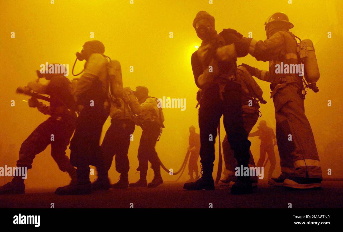 070117-N-5345W-107. Base : USS Harry S. Truman (CVN 75) pays : Océan Atlantique (AOC) Banque D'Images