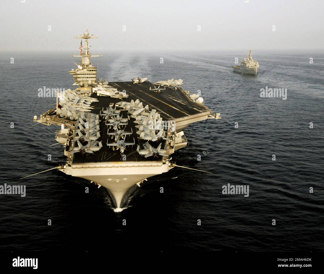 070522-N-8157C-738. Base : Golfe d'Oman Banque D'Images