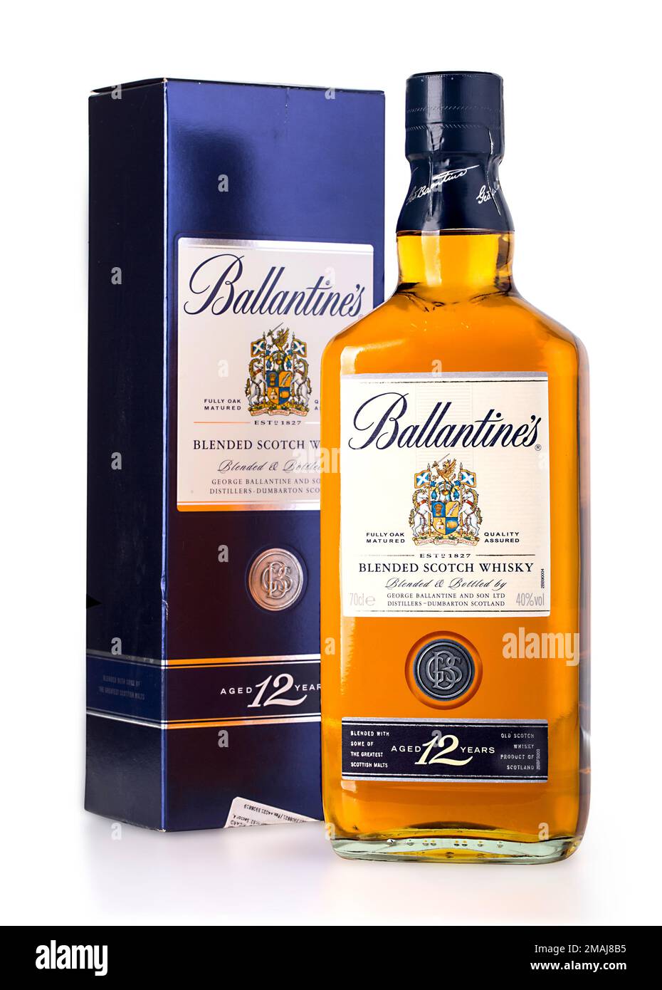 CHISINAU, MOLDOVA - 27 janvier 2016 : photo d'un bolle de Ballantines 12 ans de whisky de scotch. Ballantine's est une gamme de whiskies de scotch mélangés Banque D'Images