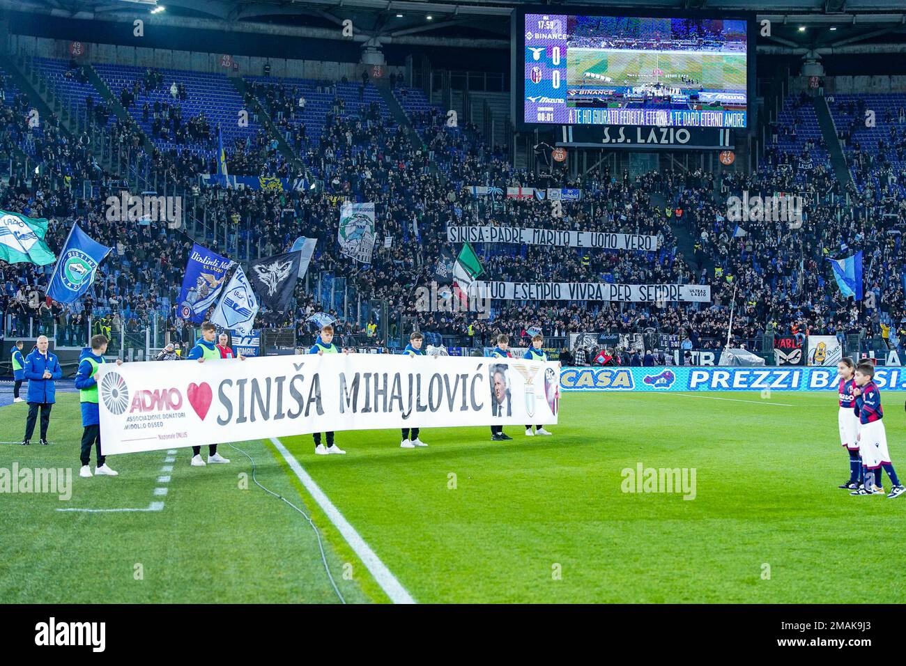 Rome, Italie. 19th janvier 2023. Une bannière de supporters de SS Lazio à la mémoire de Sinisa Mihajlovic lors du match de la coupe italienne entre Lazio et Bologne au Stadio Olimpico, Rome, Italie, le 19 janvier 2023. Credit: Giuseppe Maffia/Alay Live News Banque D'Images