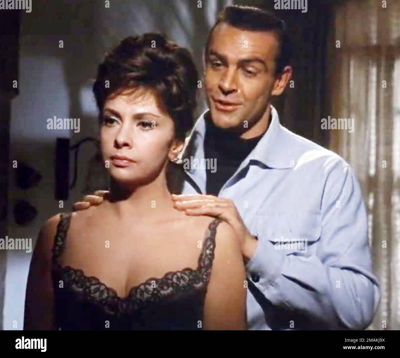 WOMAN OF STRAW 1964 United Artists film avec Sean Connery et Gina Lollobrigida Banque D'Images