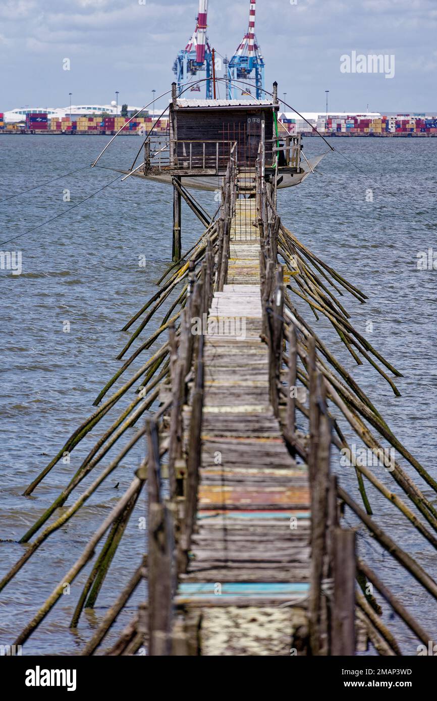 Les pêcheries de Saint-Brevin-les-Pins, situées sur l'estuaire de la Loire, France. Crédit: MLBARIONA/Alamy stock photo Banque D'Images