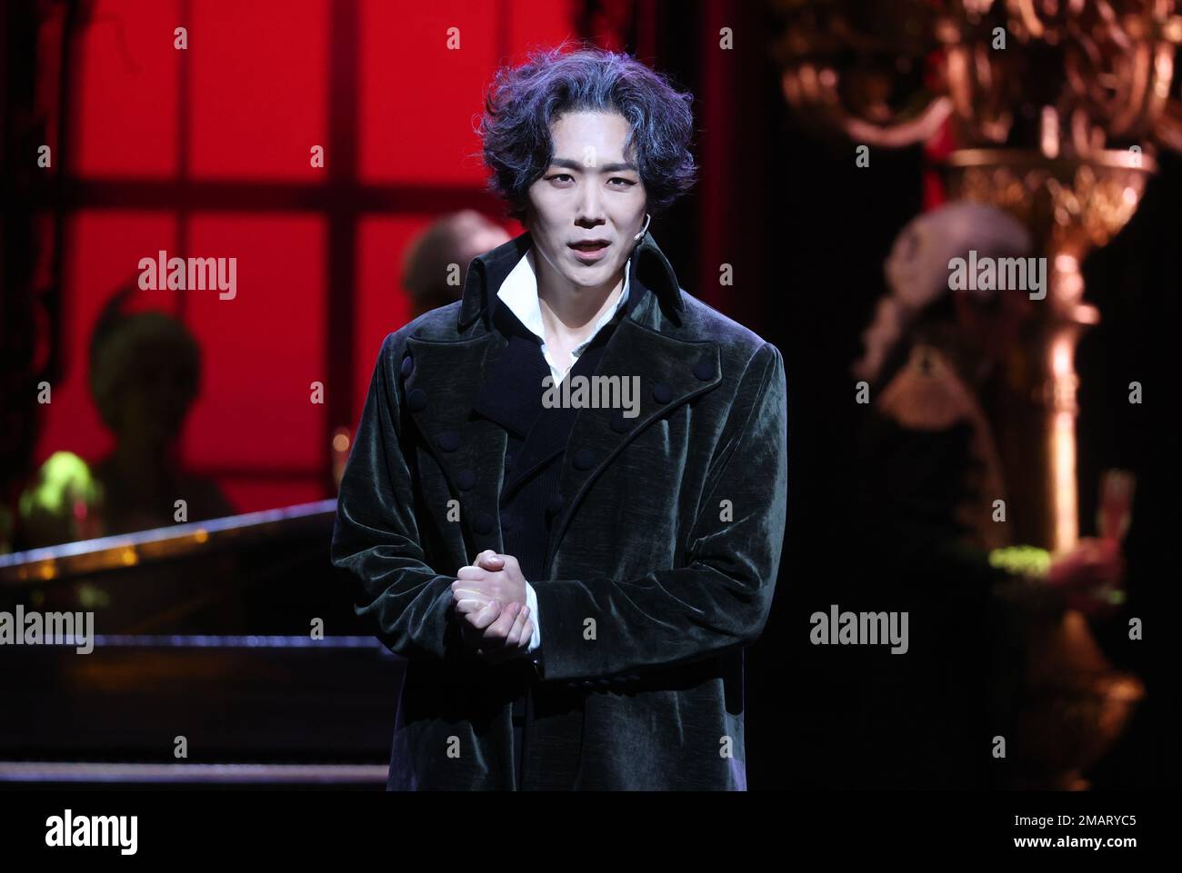 20th janvier 2023. L'acteur sud-coréen Kai l'acteur sud-coréen Kai joue lors d'un événement publicitaire pour la nouvelle comédie musicale « Beethoven : Beethoven Secret » à Séoul le 19 janvier 2023. La comédie musicale, qui a ouvert ses portes le 12 janvier, traversera 26 mars. Crédit : Yonhap/Newcom/Alay Live News Banque D'Images