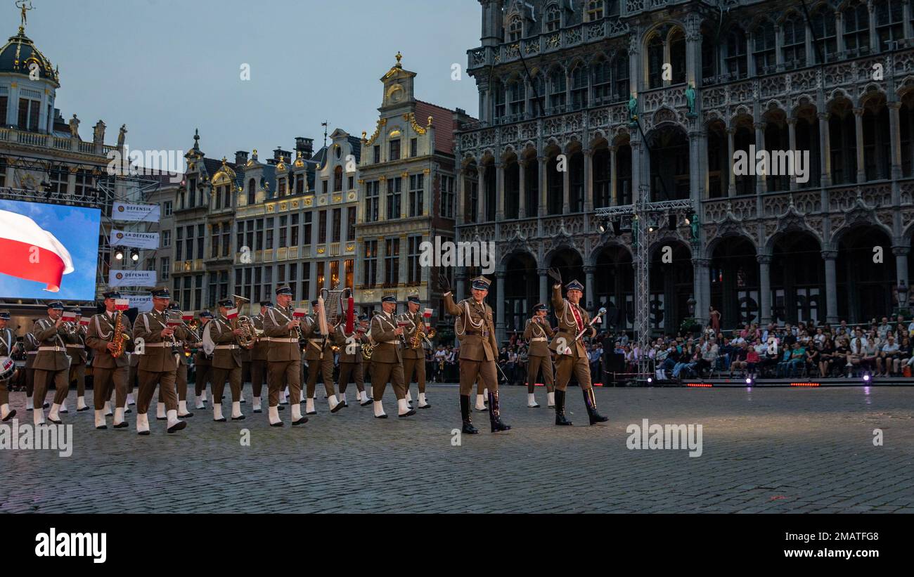 Les forces armées polonaises de la bande centrale se font pendant le Tattoo international de défense belge à Bruxelles, Belgique, 4 juin 2022. Ce festival de cinq jours est le premier Tattoo international belge, qui était initialement prévu pour commémorer le 75th anniversaire de la libération de la Belgique en 2020, mais qui a été reporté en raison de la COVID-19. Les groupes militaires participants comprennent les groupes belge, français, polonais et américain. Banque D'Images