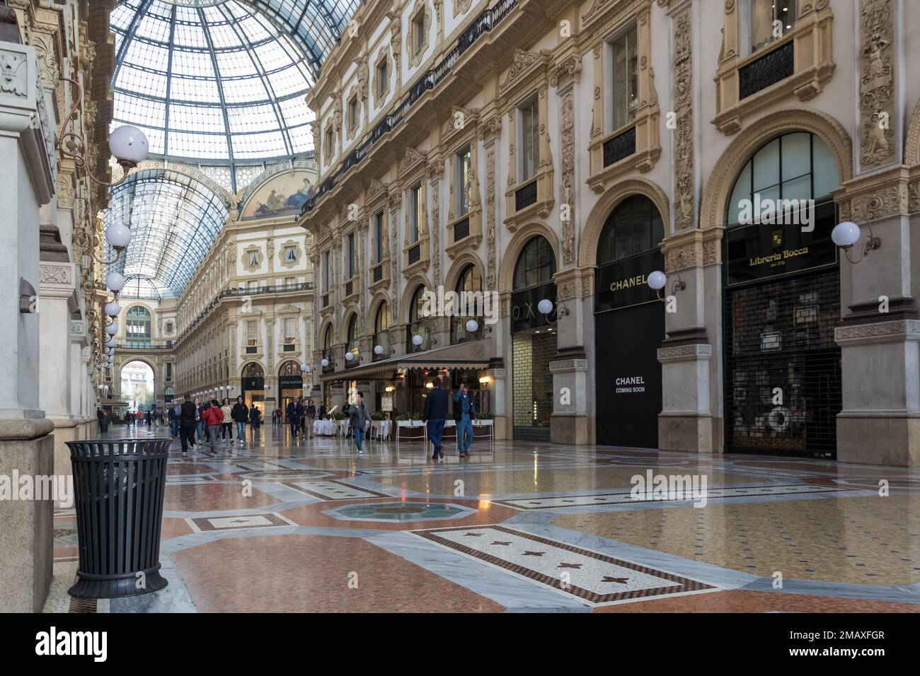 Détail architectural de la galerie Vittorio Emanuele II, la plus ancienne galerie marchande active d'Italie et un point de repère majeur de la ville de Milan Banque D'Images