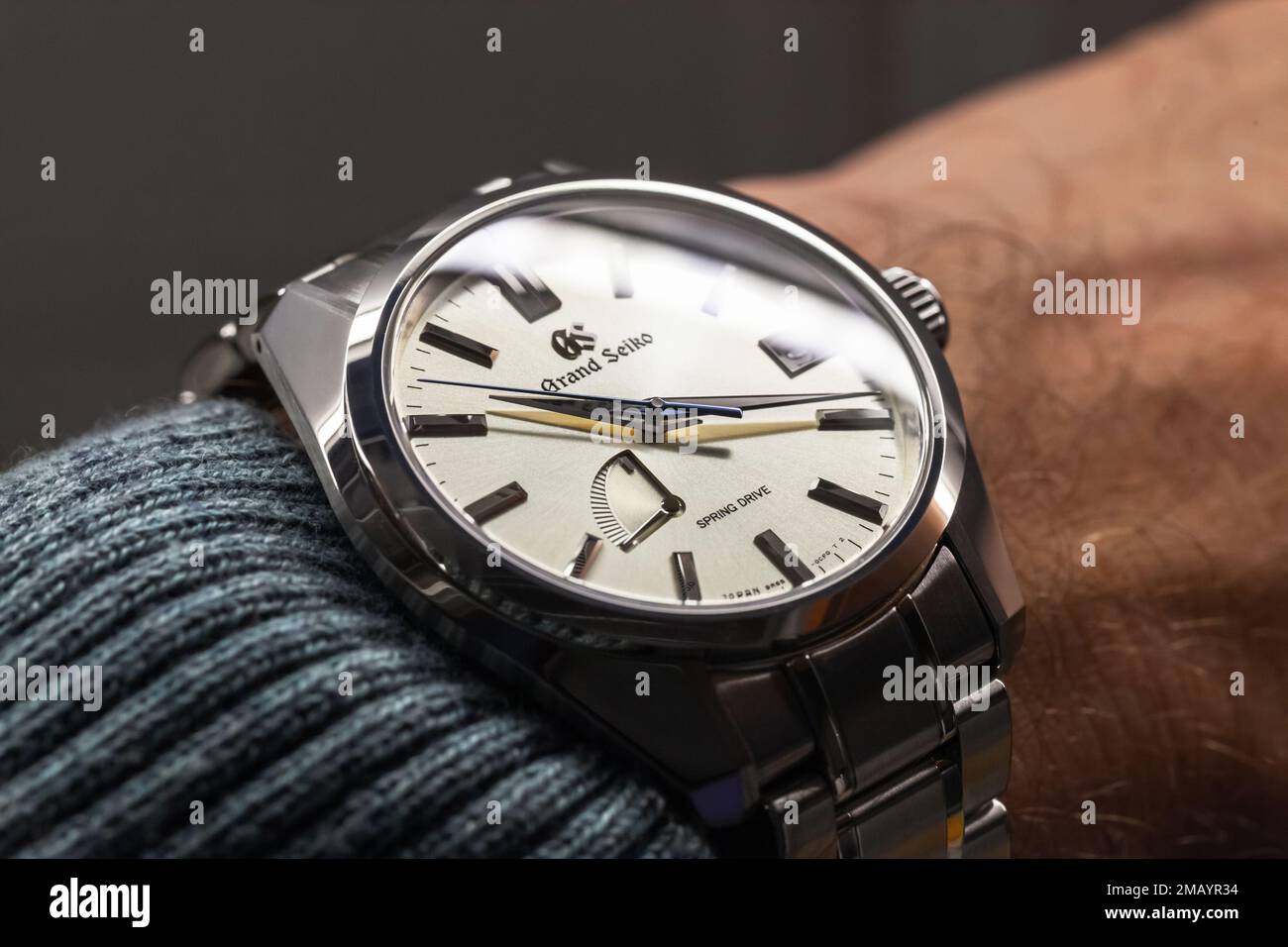 Tokyo, Japon - 19 septembre 2022 : montre automatique Grand Seiko Heritage Collection Spring Drive SBGA373 gros plan Banque D'Images