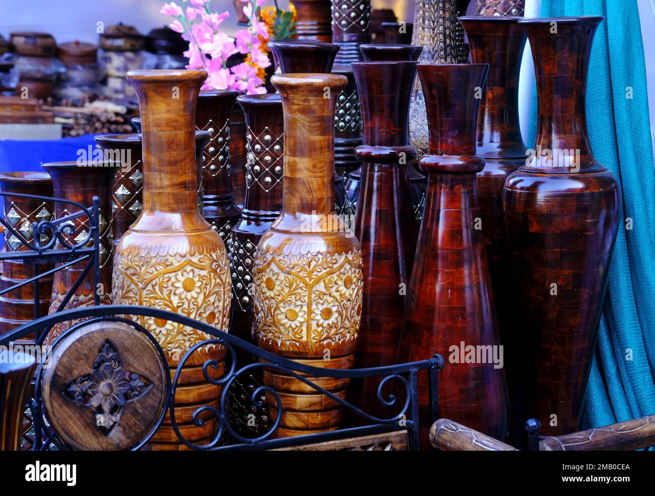 Artisanat en bois, sculpté sur du bois, jouets et articles exposés. Incroyable Inde. Banque D'Images