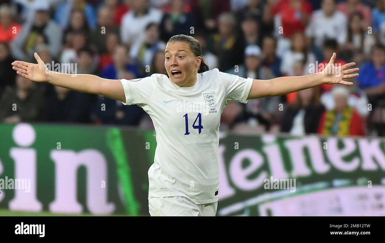 England's Francesca Kirby during the Women Euro 2022 semi final soccer match between England and Sweden at the Bramall Lane Stadium in Sheffield, England, Tuesday, July 26, 2022. Banque D'Images