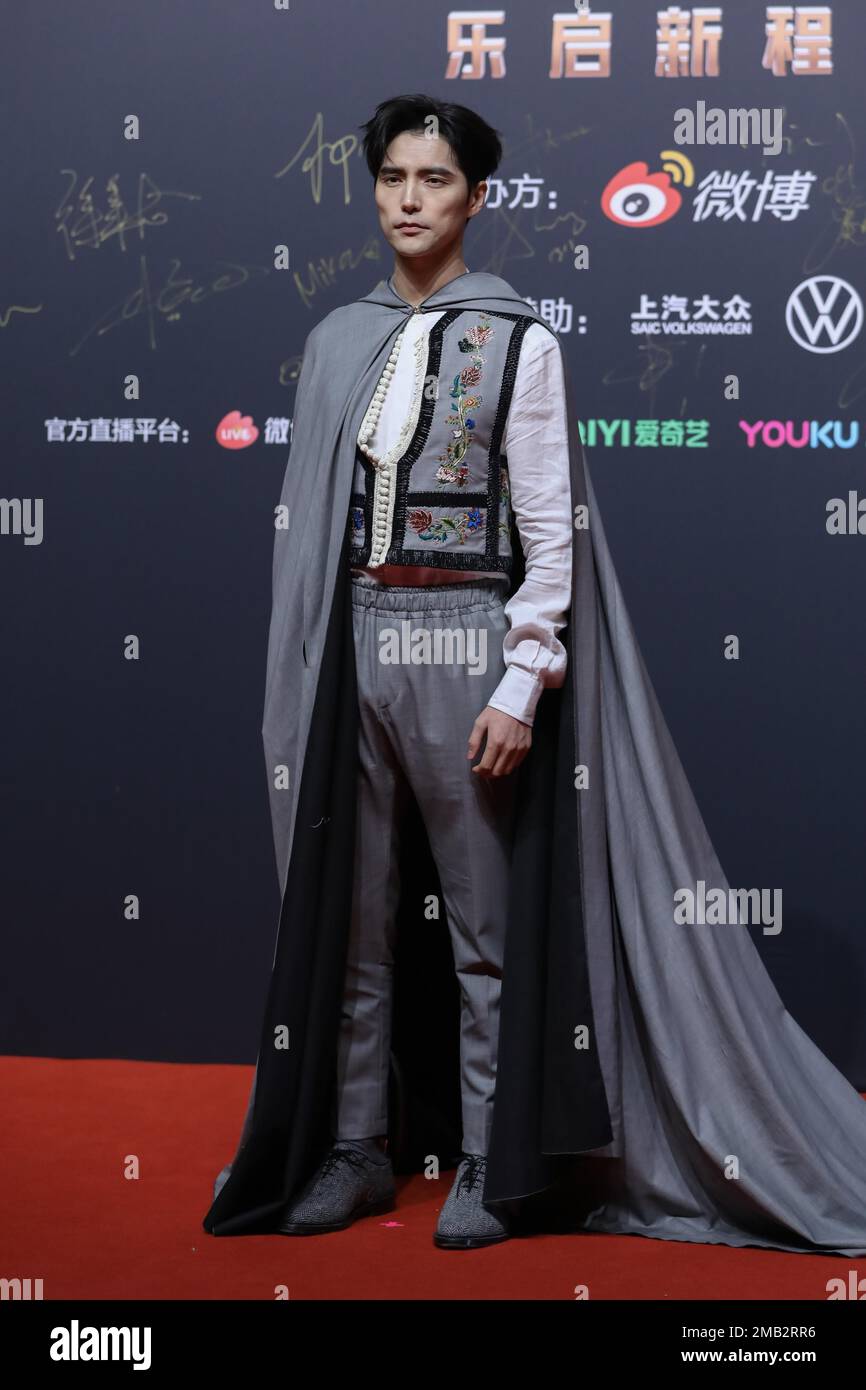 Ayanga, comédien de théâtre musical, chanteur et compositeur chinois, a assisté au tapis rouge des Weibo Music Awards à Beijing, en Chine, le 18 janvier 2023. (Photo de ChinaImages/Sipa USA) Banque D'Images