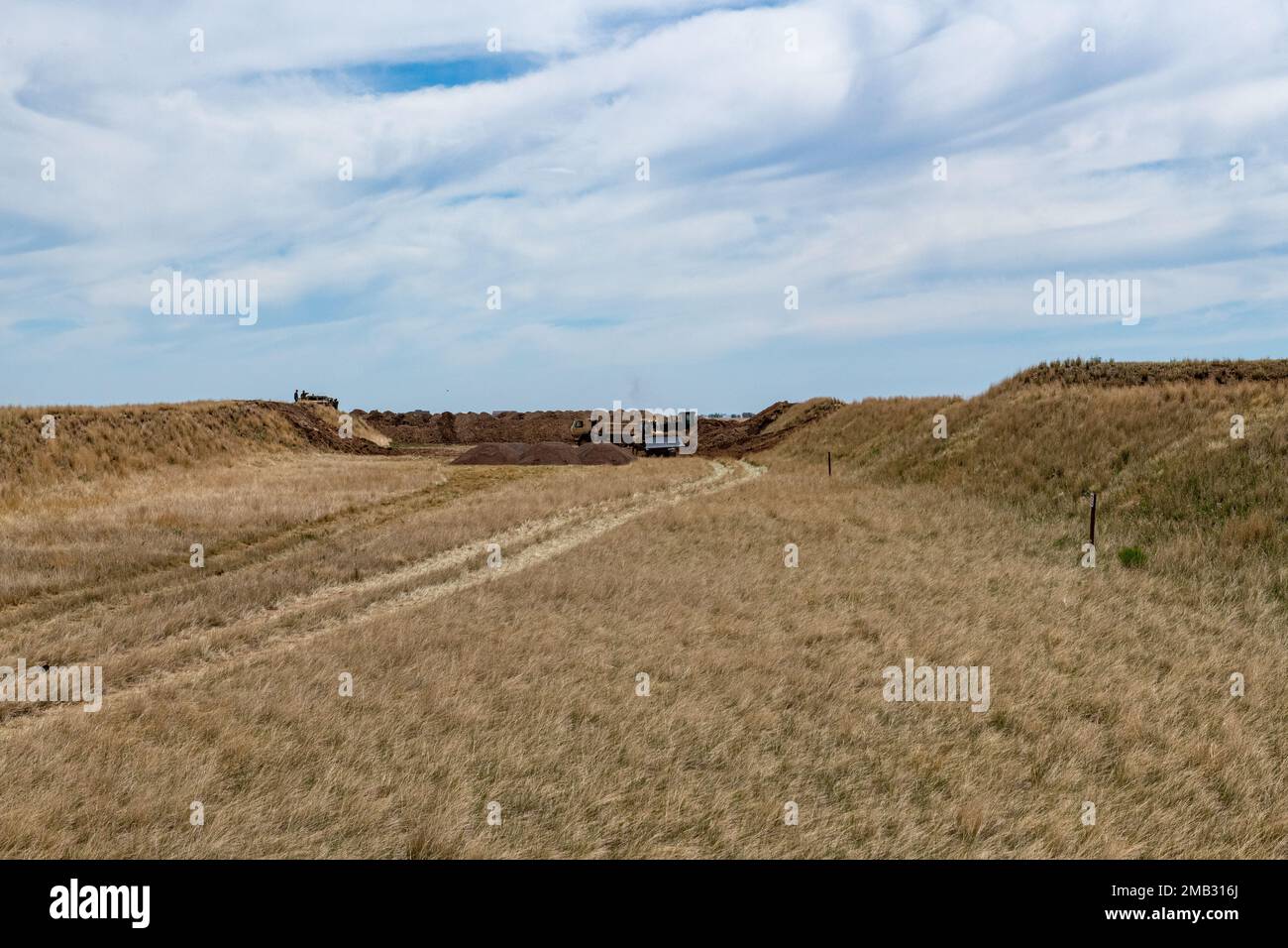 La société 133rd Engineer approche de la fin de sa formation de préparation innovante au complexe sportif de tir du comté de Laramie à Cheyenne, WyO., 10 juin 2022. Le projet prévoyait l'ajout d'une voie de tir de 300 yards aux voies existantes du complexe. Le projet IRT aide à maintenir la compagnie formée et prête, tout en fournissant un service à la communauté. Banque D'Images