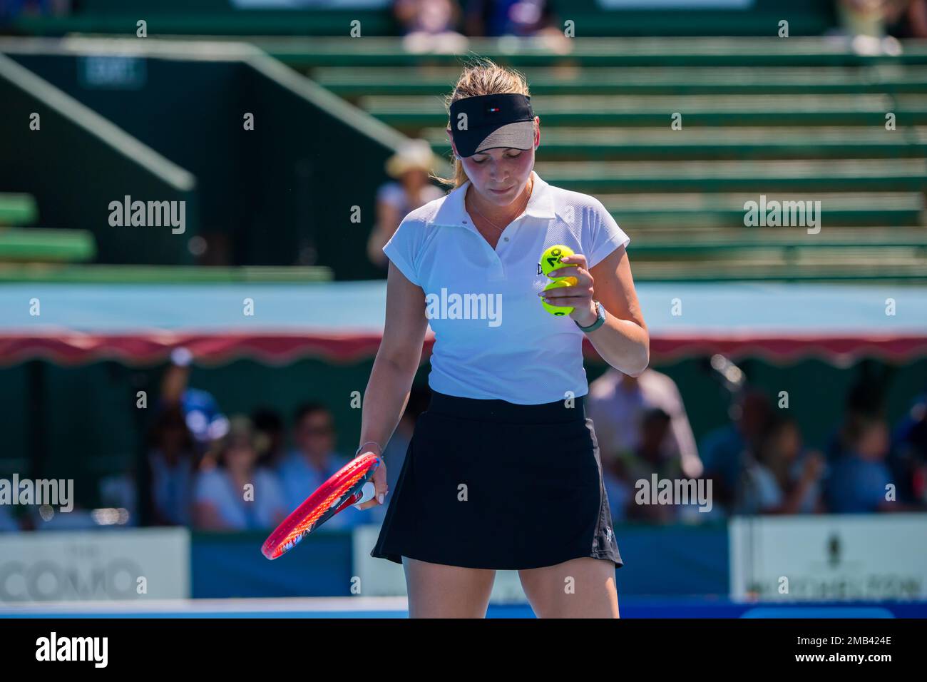 Donna Vekic de Croatie en action pendant le jour 2 du tournoi de tennis classique de Kooyong dernier match contre Kimberly Birrell de l'Australie au club de tennis de Kooyong Lawn. Vekic a gagné en trois séries 2:6, 6:2, 10:8. Banque D'Images